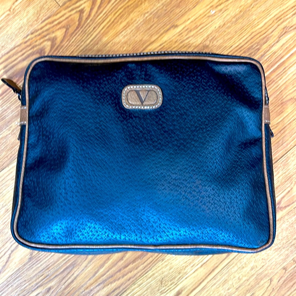 Valentino Elegant Black Leather Clutch